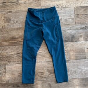 ZYIA Women’s Blue Light n Tight Hi-Rise Capri 20” Size 4